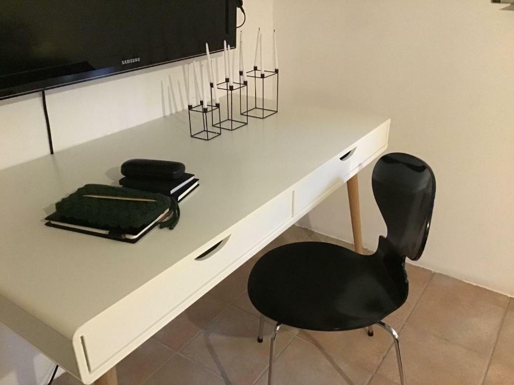 Ferienwohnung Special Offer,One Of Its Kind, Extremely Central In Herning, Danish Hosts, Extremely Clean, Very Quiet Street But A Stonethrough From Bars & Restaurants Exterior foto